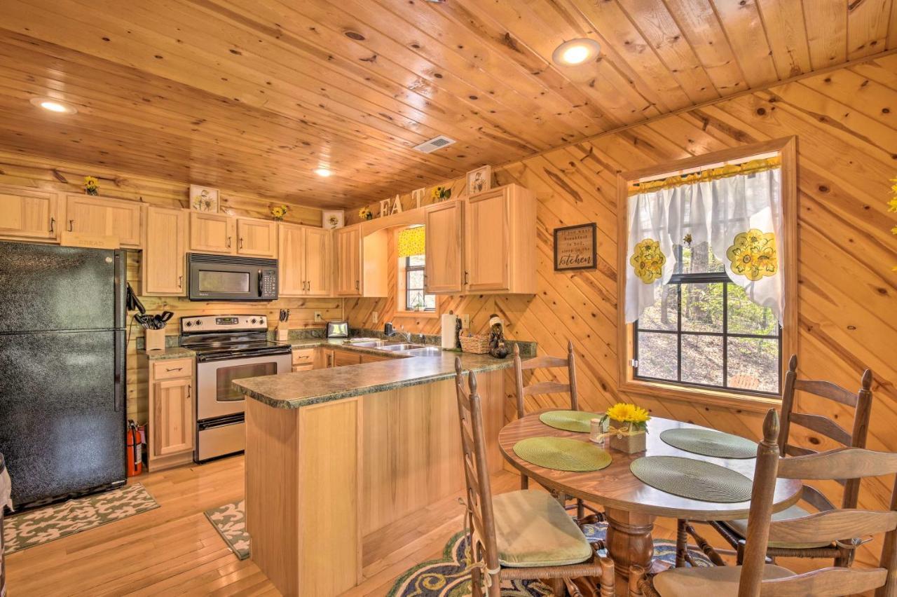 Cozy Hiawassee Cabin With Fire Pit And Mtn Views! Exterior foto